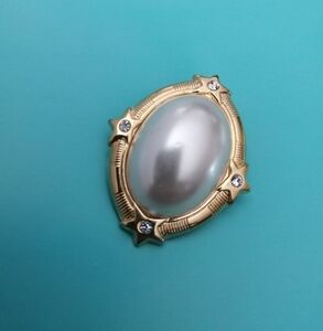 🔴2/$35🔴Vintage Goldtone Oval Faux Pearl Cabochon Rhinestone Scarf Ring